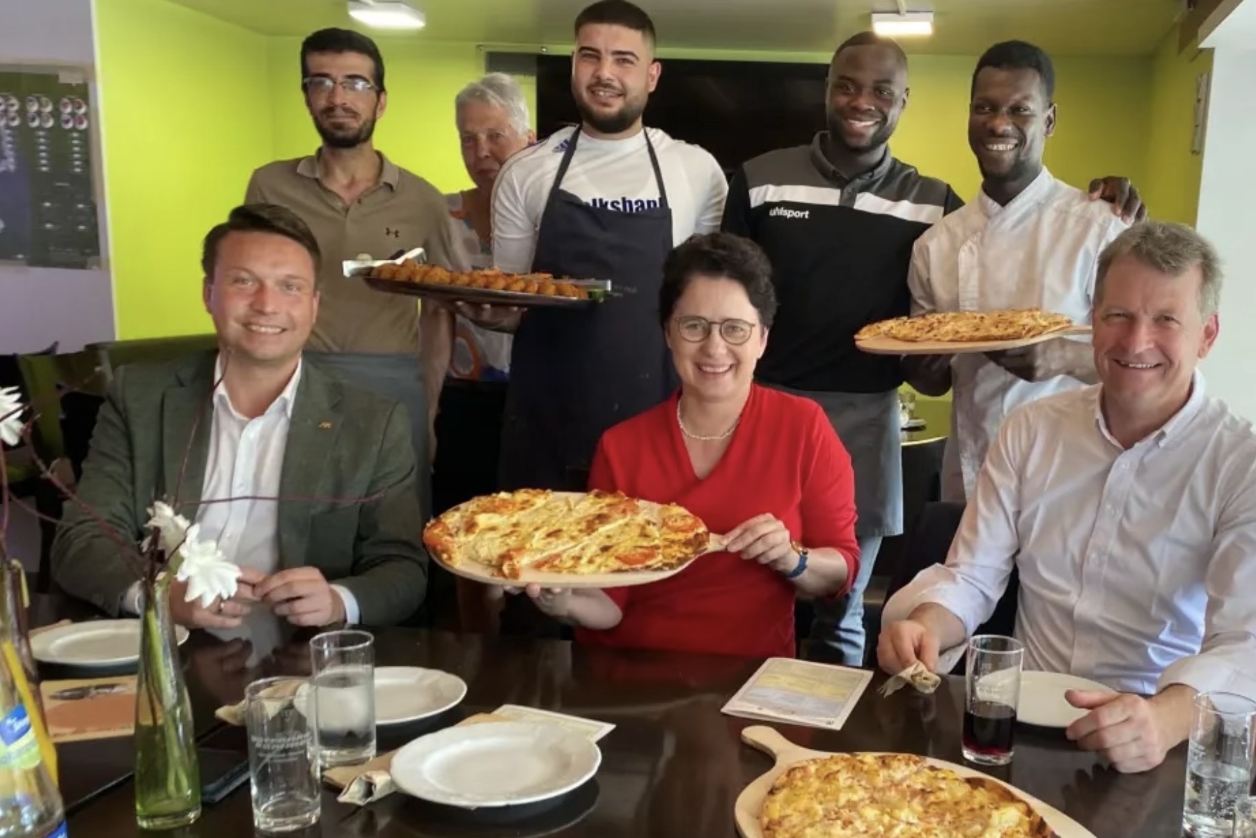 Migrationsministerin Marion Gentges MdL mit dem Abgeordneten Manuel Hailfinger und Landrat G�nther-Martin Pauli im Refugio.